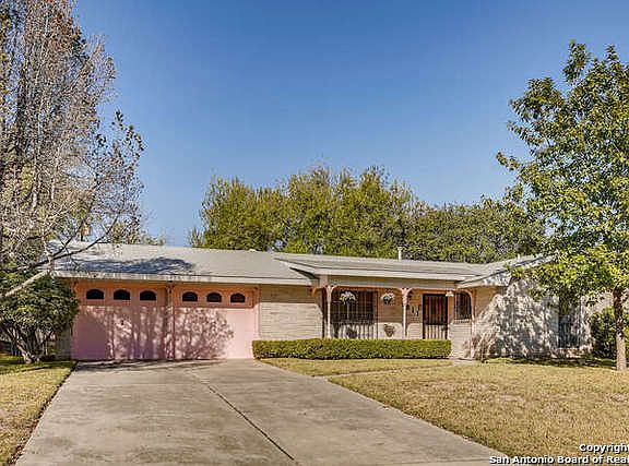 2nd image of 5811 Brenda Ln