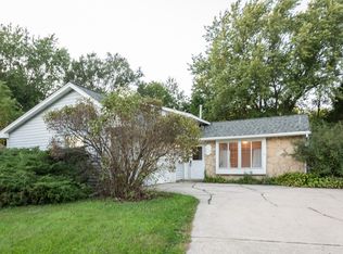 394 Shiloh Ln, Elgin, IL 60120