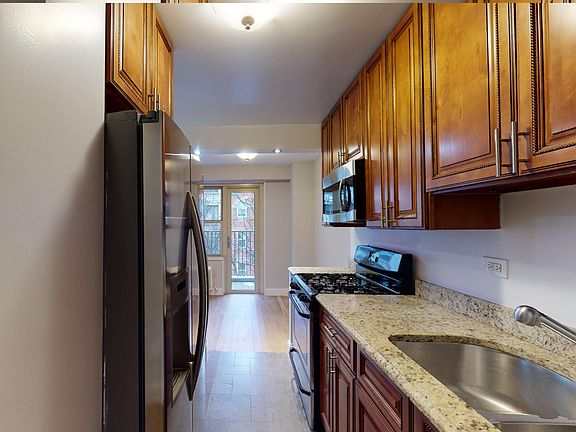 4th image of 50 W 93rd St #504J