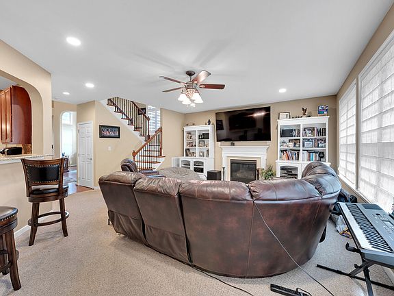 5th image of 101 Yacht Ct