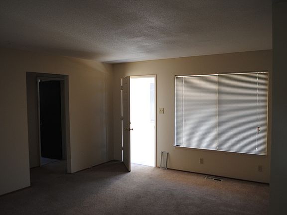 3rd image of 6141 Merrywood Dr
