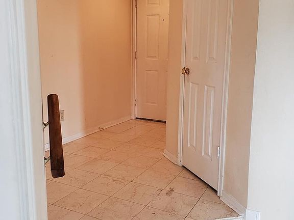 5th image of 678 Gateway Dr SE Unit 902