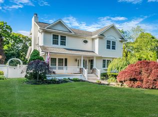 364 Twilight Lane, Smithtown, NY 11787