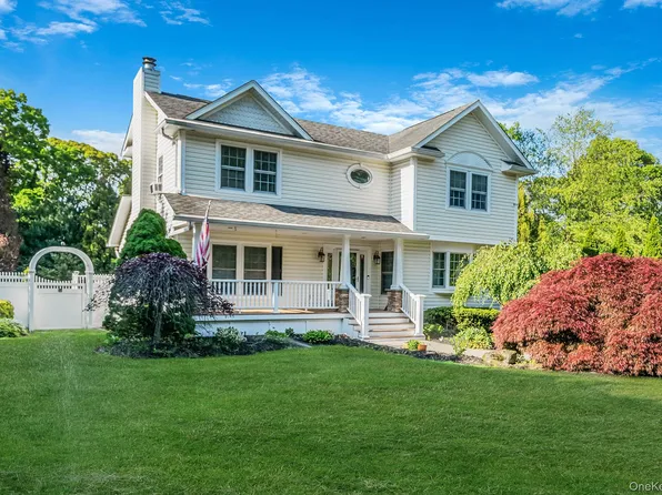 364 Twilight Lane, Smithtown, NY 11787