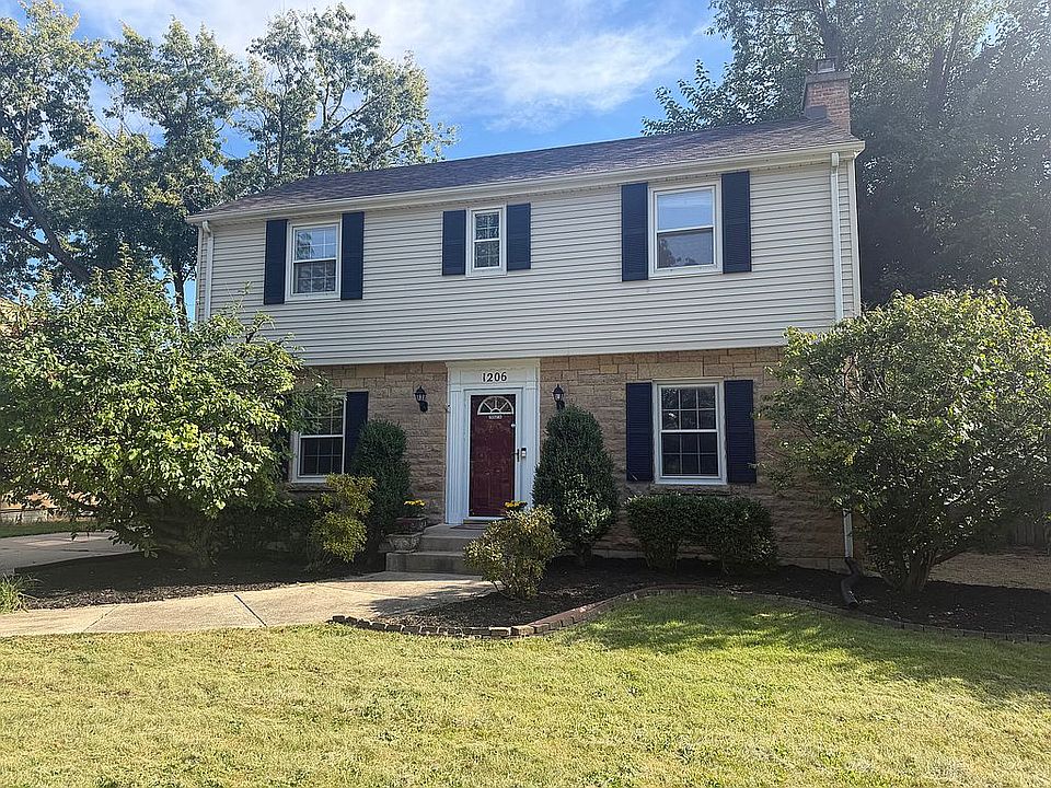 1st image of 1206 Oneida St