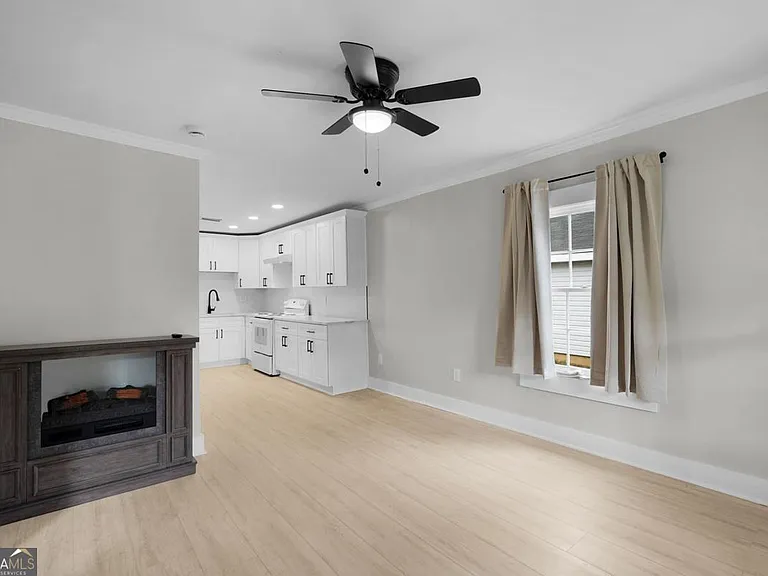 1214 Cave Spring Rd SW — Photo 8