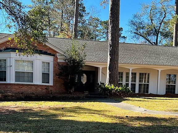 2nd image of 1205 Maple Ln