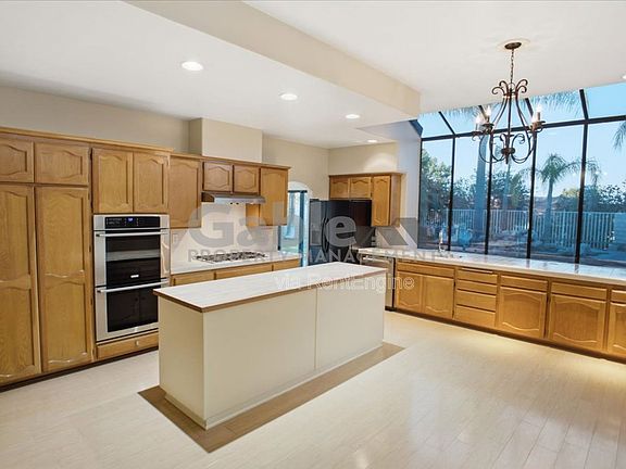 5th image of 25344 Irving Ln
