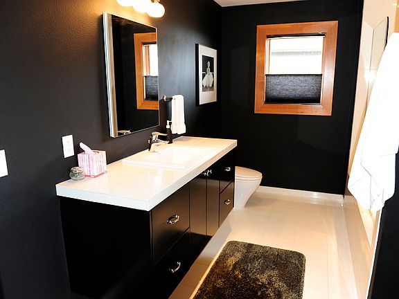 Bath for 2nd Bedroom