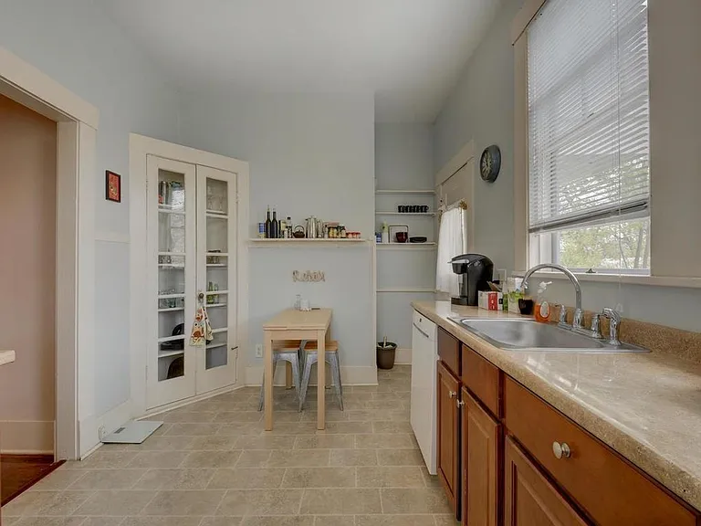 601 Bellevue Pl #A — Photo 10