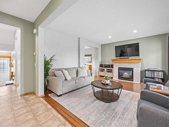 3rd image of 4446 S Elgin Ave SE