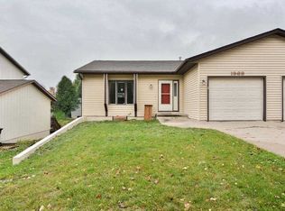 1969 S Ridge Dr, Coralville, IA 52241