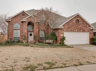 908 Circle View Ln, Denton, TX 76210