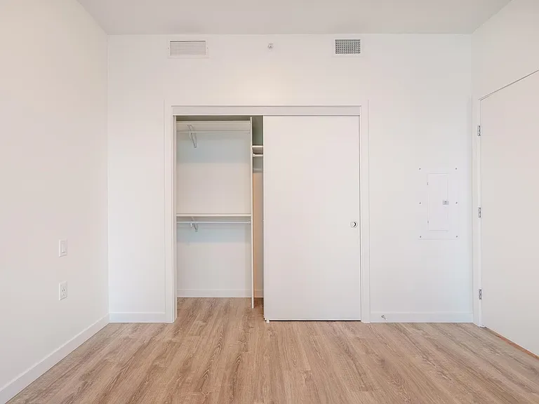 680 Quayside Dr #605 — Photo 20