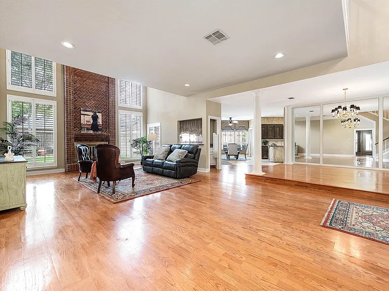 3702 Belle Grove Ln — Photo 6