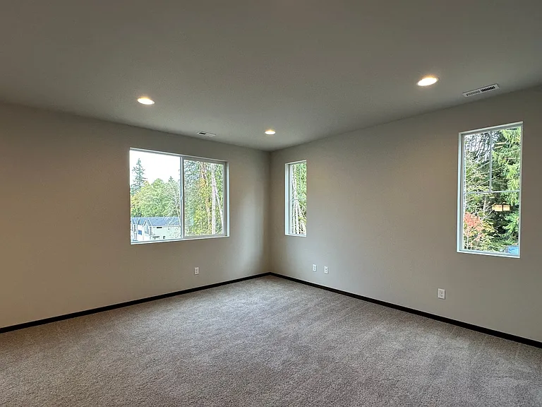 9421 Fairhaven Cir NE — Photo 8
