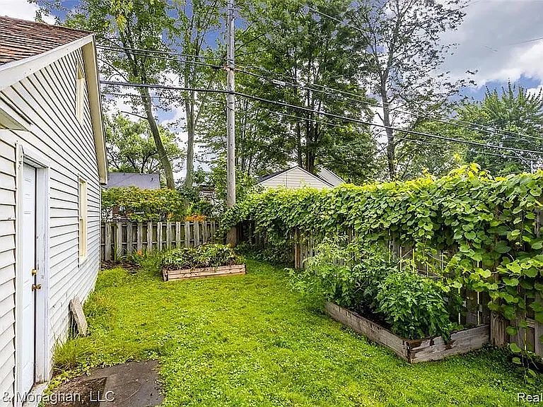 1308 Hampton Rd — Photo 33