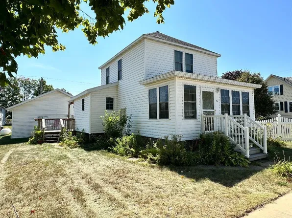 254 2nd St NE, New Albin, IA 52160
