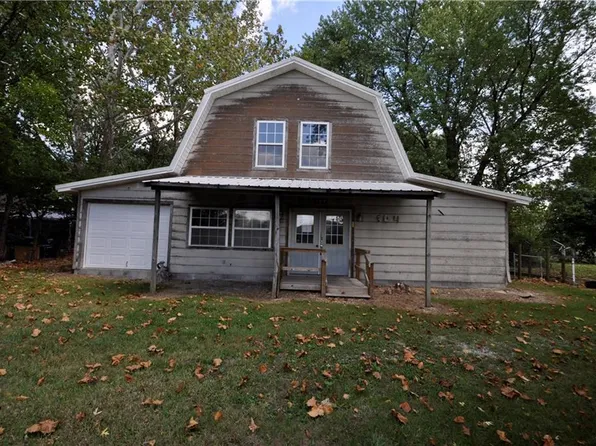 104 Pine Ave, Gentry, AR 72734