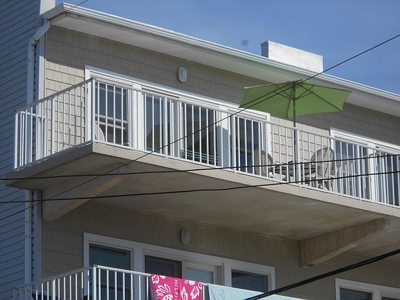 2nd image of 715 Plymouth Pl #301