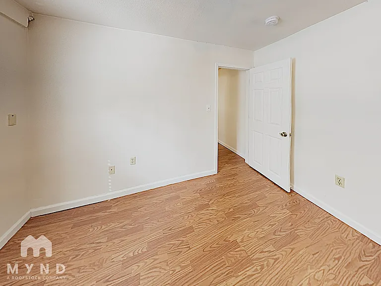 409 13th St #B — Photo 8