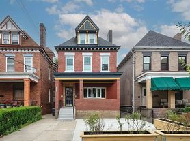1118 N Saint Clair St, Pittsburgh, PA