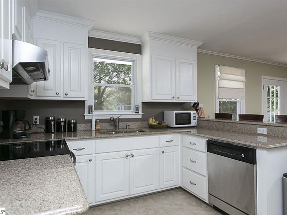 5th image of 104 Mimosa Dr