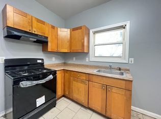 27 Bragaw Ave #3R, Newark, NJ 07112