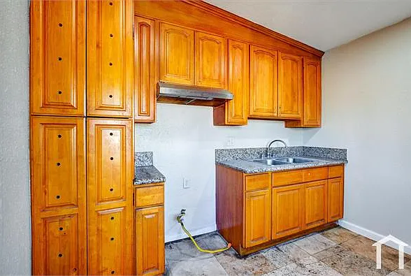 8508 Avalon Blvd #4 — Photo 5