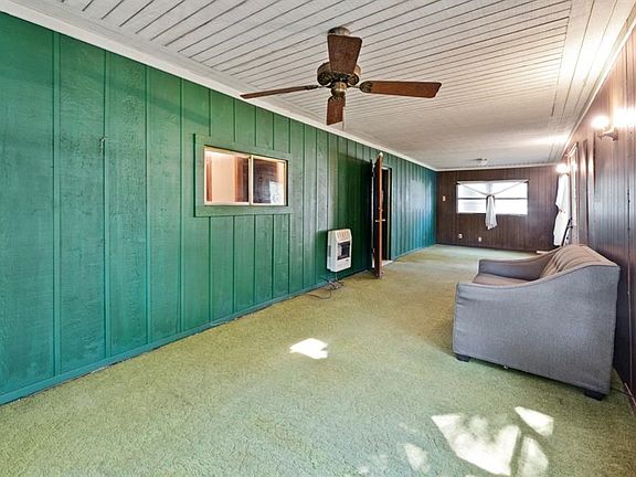5th image of 422 Oak Ln