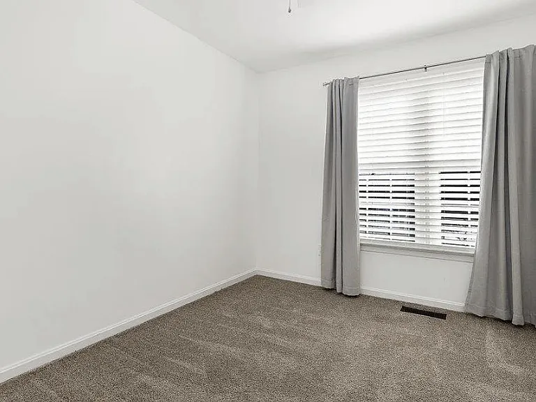 251 Saint Michaels Cir — Photo 13