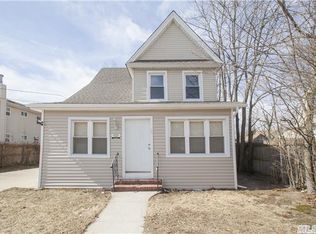 35 John St, Roosevelt, NY 11575
