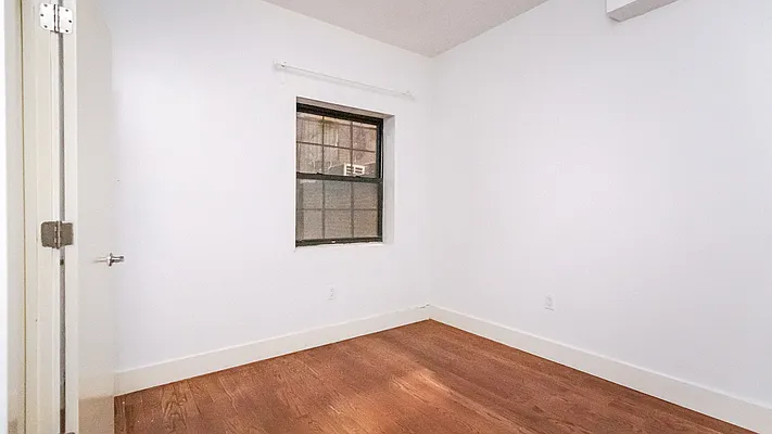 Rented by Nooklyn NYC LLC | media 12