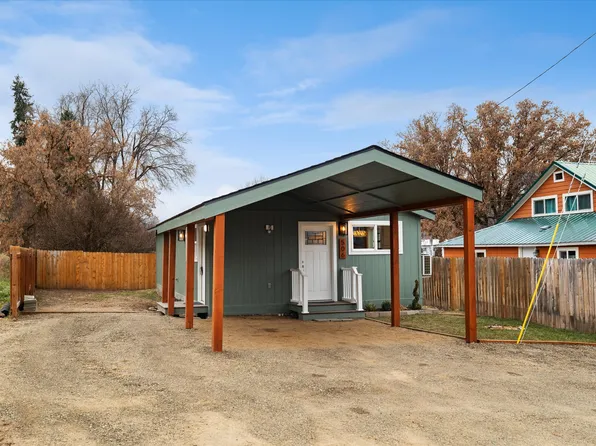 506 Cook St, Plains, MT 59859