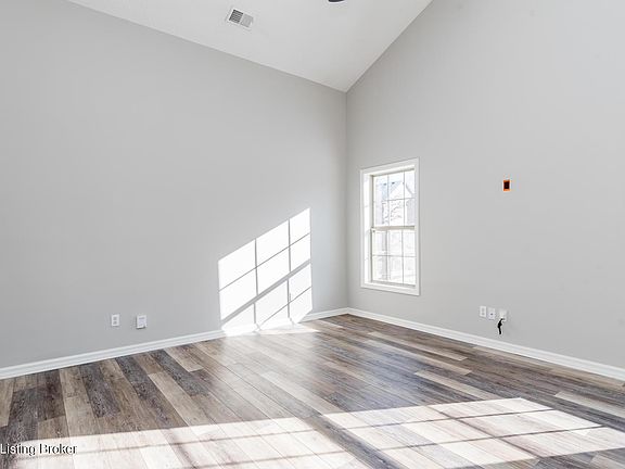 4th image of 832 Winding Oak Trl