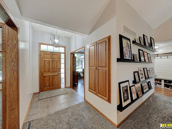 4th image of 924 Palora Cir