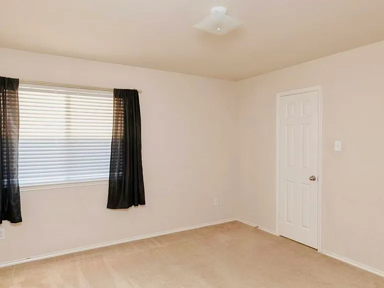 9717 Hedge Bell Dr — Photo 12