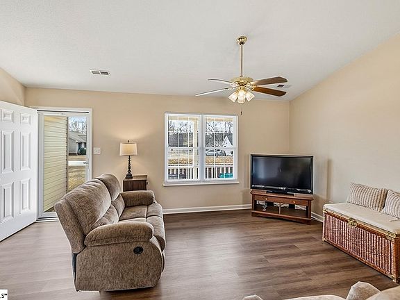 4th image of 137 Belle Flower Ct