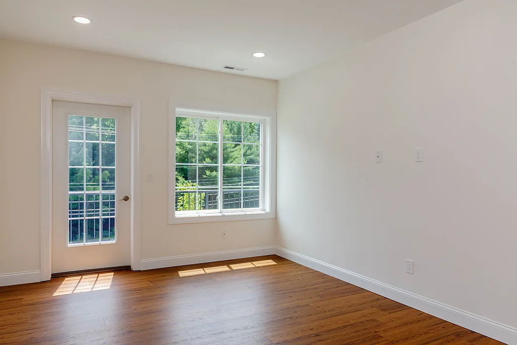 2 bed, 892 sqft, $2,575 — Photo 2
