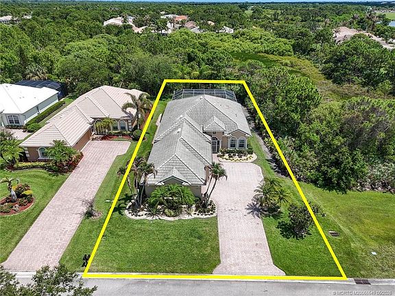 3rd image of 4615 NW Wandering Oak Ct