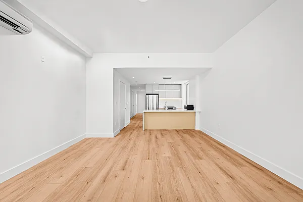 Living room, photo 1