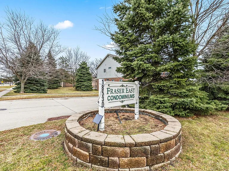 18530 E Forteen Mile Rd — Photo 39