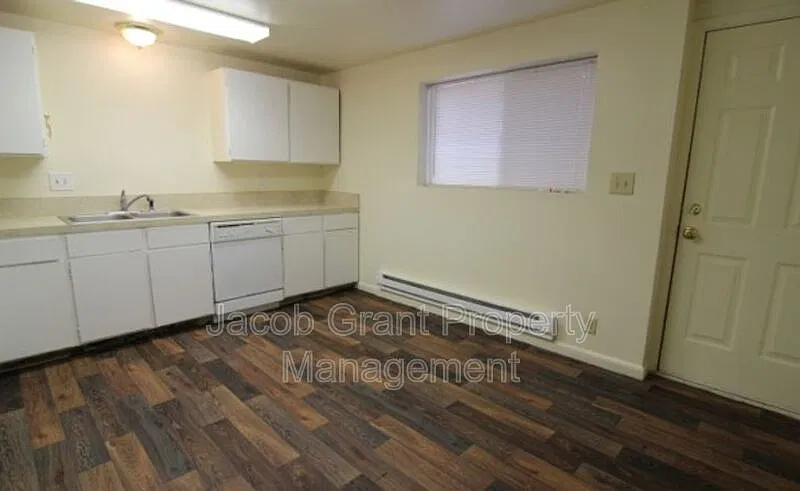 2 bed, 1.0 bath, 945 sqft, $950 — Photo 4
