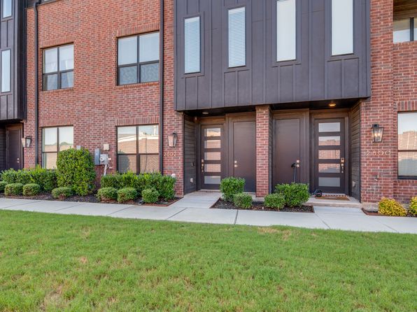 2802 Addison Park Ln