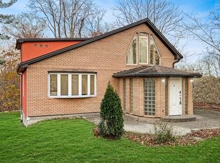 4 Carl St, Worcester, MA 01607