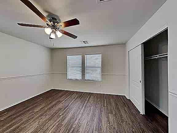 3rd image of 332 W Calle Del Estribo
