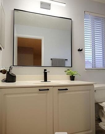 4th image of 1543 Estancia Cir