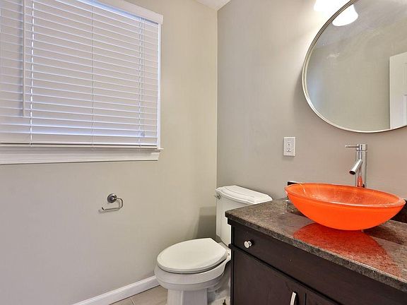 5th image of 1295 Hilton Dr