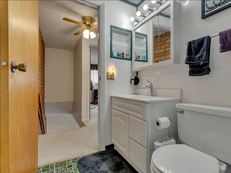 703 Cherry Hollow Rd — Photo 6