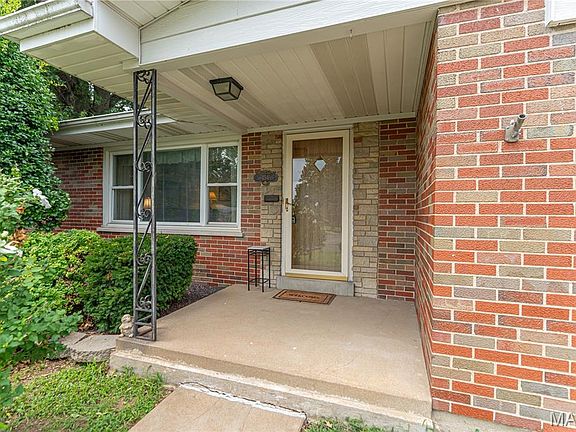 2nd image of 454 Lambeth Ln